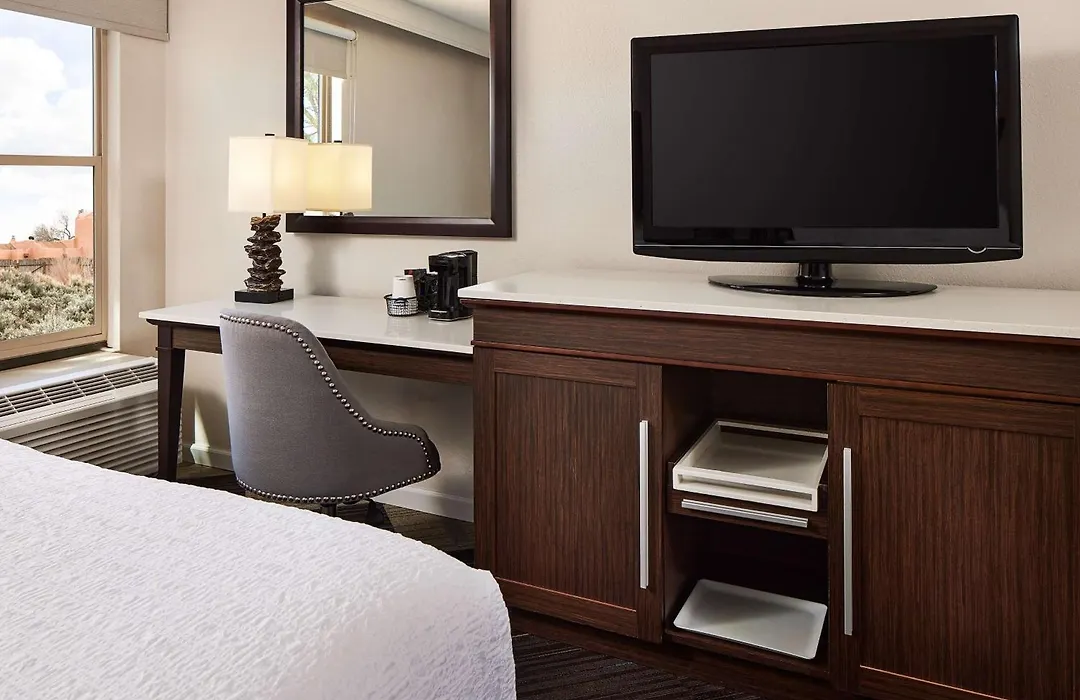 Hampton Inn Taos-1